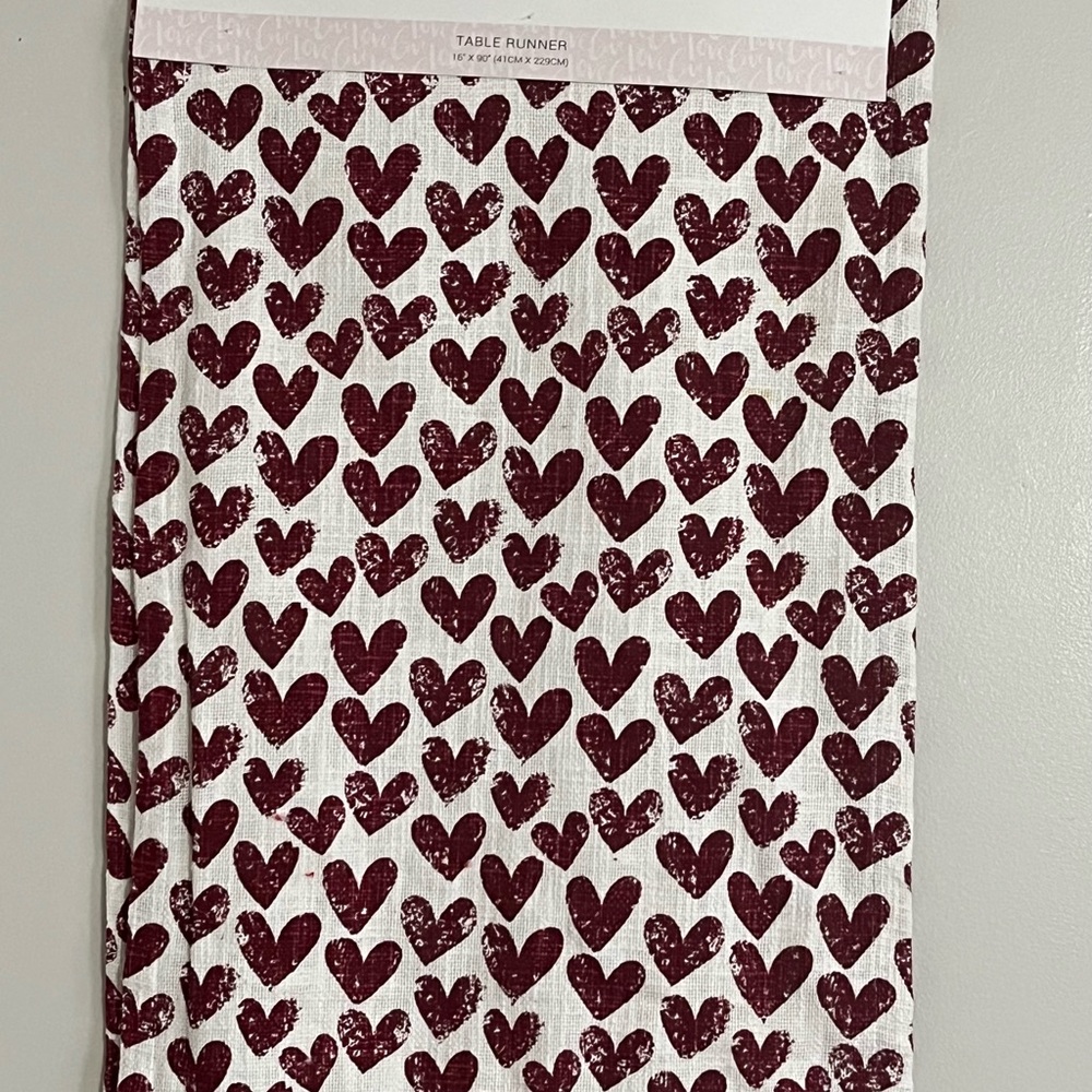 Rachel Zoe Table Runner with tassels Heart Patterned 16x90 100% Cotton NEW
